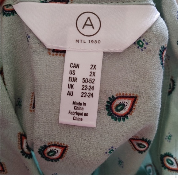 Light green printed button down shirt size 2X - Picture 6 of 8